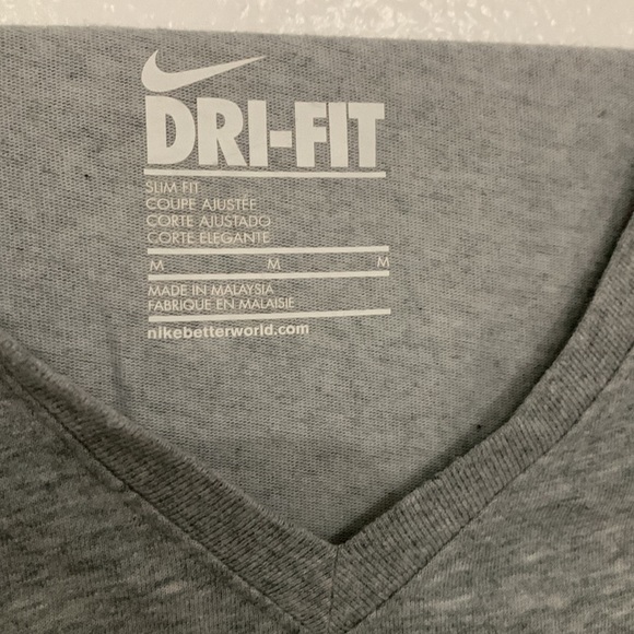 Nike Women’s Dri-Fit Slim Tee M - Picture 3 of 3